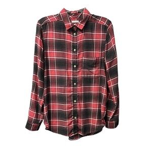 American Eagle Women’s Boyfriend Fit Ahh-Mazingly Soft Button-Up Red Plaid Sz M